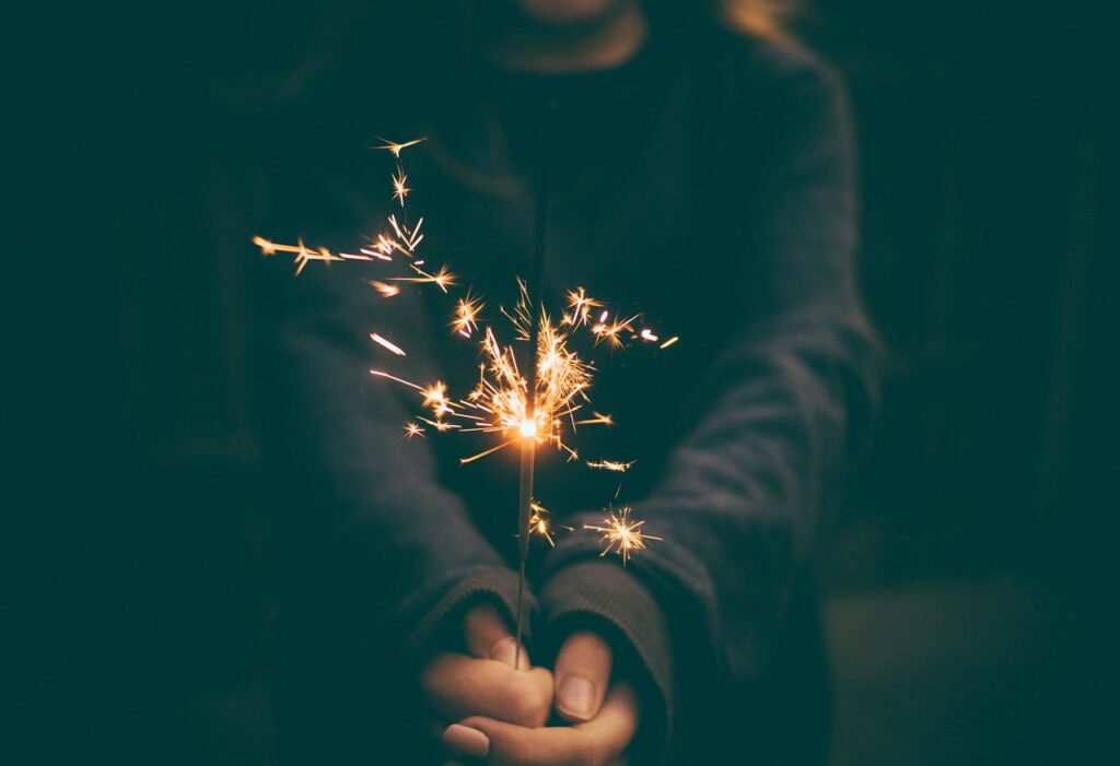 sparkler, firework, celebrate-1835387.jpg