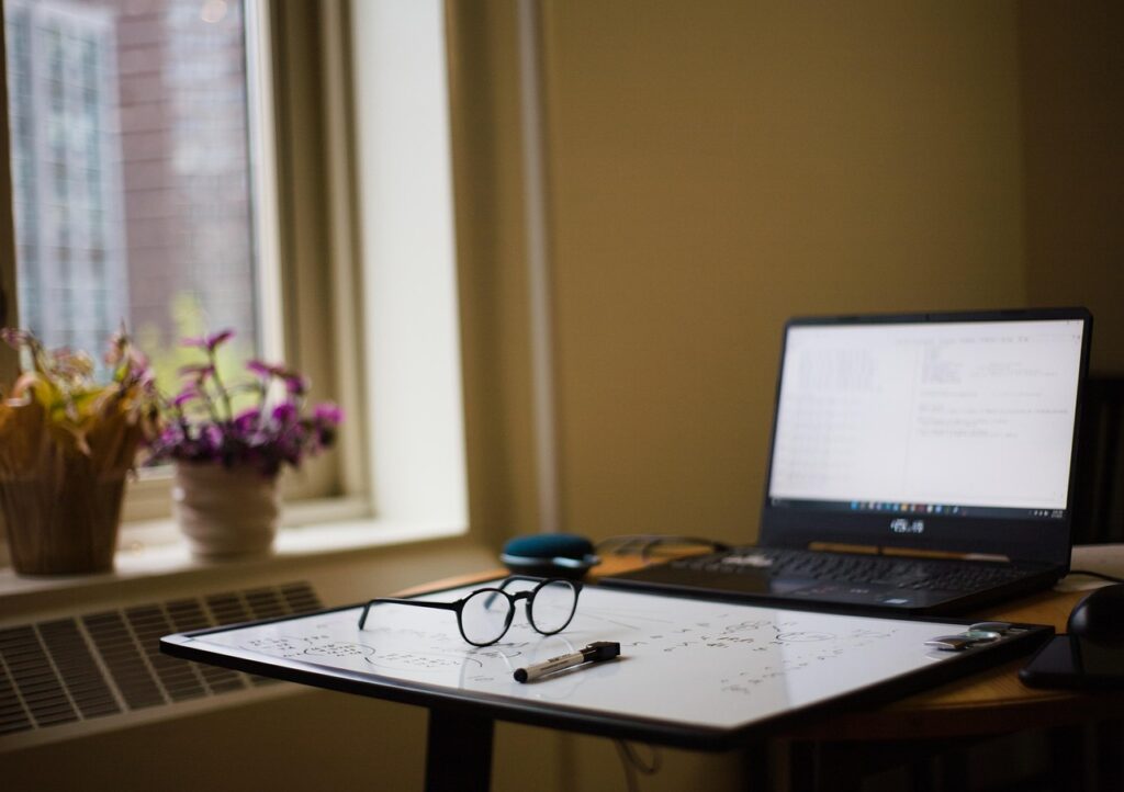 study, nature, school, college, nyc, apartment, glasses, plants, laptop-7217599.jpg