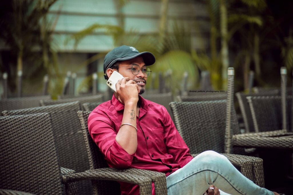 man, model, call, phone, iphone, conversation-8174584.jpg